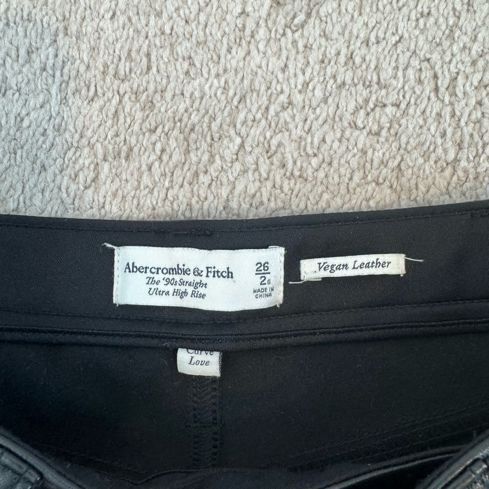 Abercrombie‎ & Fitch 90s Straight Ultra High Rise Faux Leather Pants Size 26/2 - Picture 9 of 12